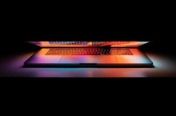 Quelle est la dernière innovation en matière de stations d'accueil universelles pour ordinateurs portables ?